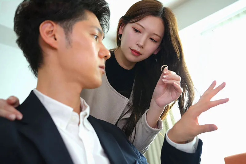 Cô vợ đi đi giã ngoại, ông xã ở nhà bị nhỏ em cô vợ gạ chịch không trượt phát nào